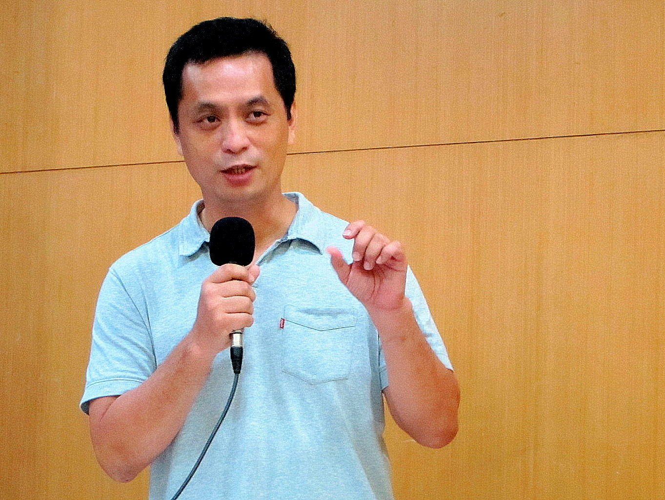 蘋果將報導設計成數位互動專題，結合地圖功能呈現追蹤路線，讓閱聽眾更了解情況。圖：GPS 解密回收黑幕專題截圖