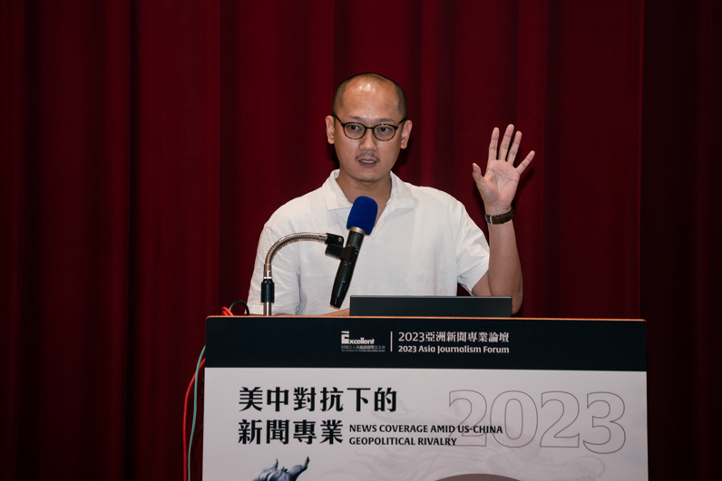 楊智強指出羅興亞人面臨的困境。（王崴漢攝影）