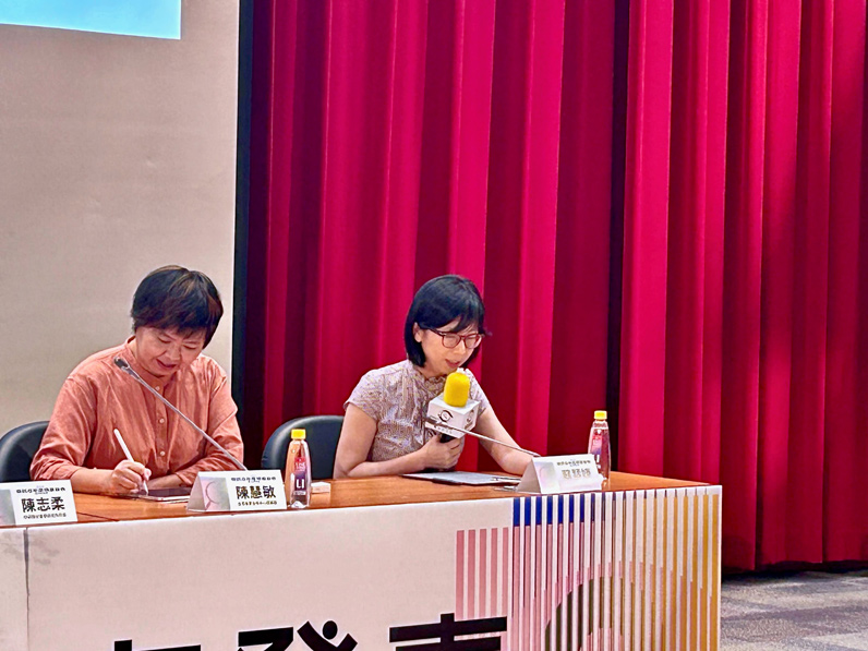 蘇慧婕強調，社群平台對於假訊息的傳播要負相對責任。（特約記者宋思彤攝）