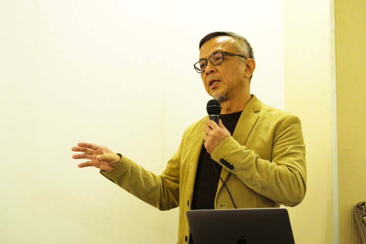 黃哲斌提出三點改善方式，讓新聞媒體能在困境中突圍。（蔡宏杰攝）