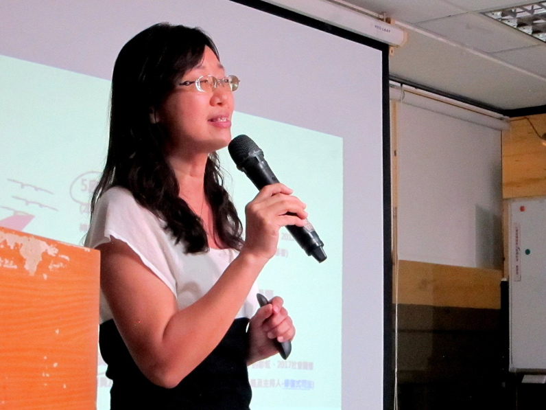 詹婉如拿到第一座卓新獎後，就買了一條鑽石項鍊給自己，「我要好好的留一個紀念的東西在我的身上，永遠告訴自己勿忘初心。」（特約記者陳洧農攝）