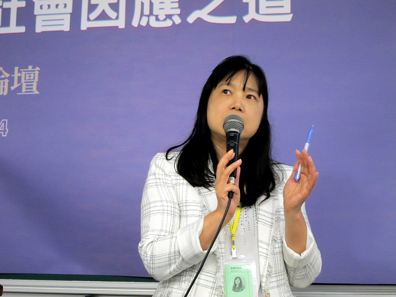 洪貞玲表示，「有圖有真相」這件事情已經不存在了。（特約記者陳洧農攝）