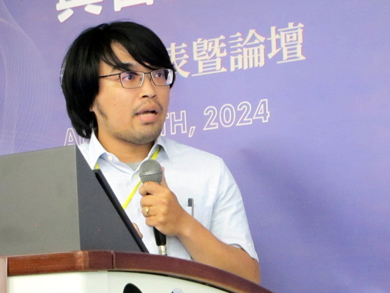林玿宏表示，IORG收集資料的平台今年多了TikTok跟Dcard，每天大約會處理1500萬份文本。（特約記者陳洧農攝）
