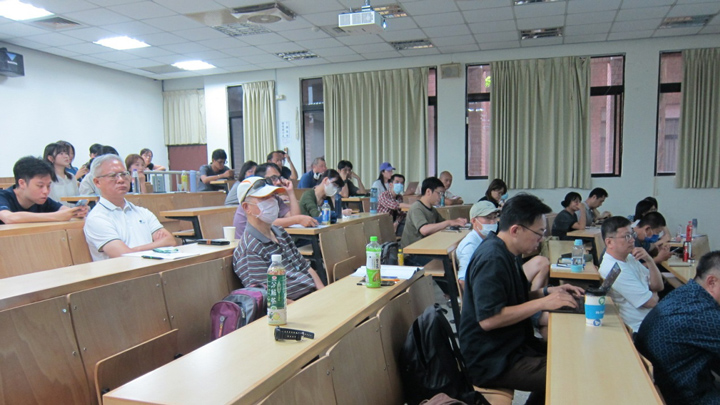本次論壇吸引許多記者同業關注。(特約記者陳洧農攝) 本次論壇吸引許多記者同業關注。(特約記者陳洧農攝)