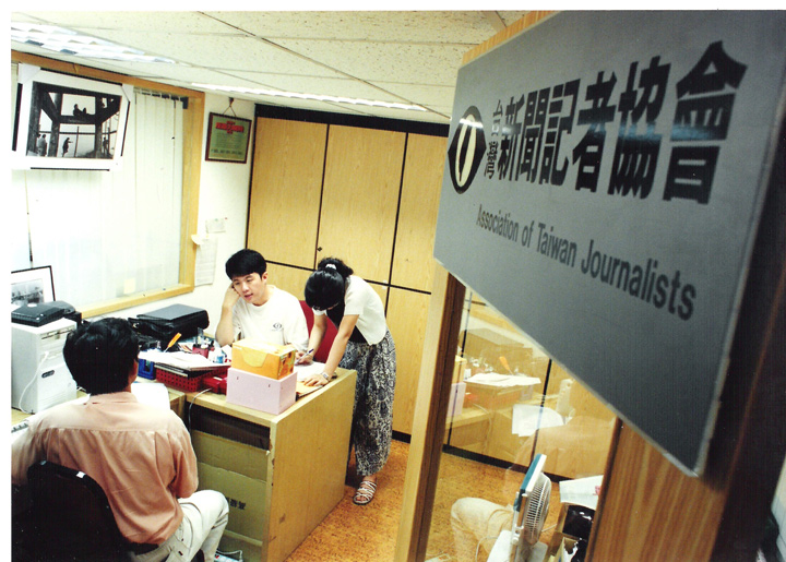 何榮幸在記者一職之外,尚透過各種形式達成新聞專業與記者勞動權益的追求。照片提供:何榮幸 何榮幸在記者一職之外,尚透過各種形式達成新聞專業與記者勞動權益的追求。照片提供:何榮幸