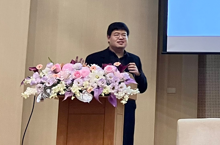沈智新說明實驗設計的方法與結果。（特約記者萬巧蓉攝）