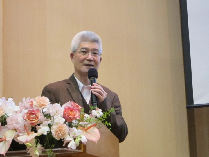 胡元輝提醒道，早期大家都認為AI必定能夠對人類做出許多貢獻，但近期的討論大多具焦在其風險。（特約記者陳洧農攝）