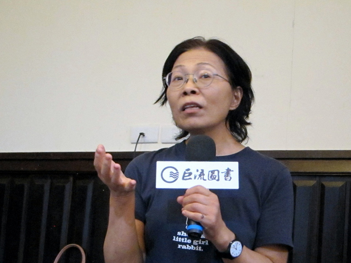 朱淑娟說，台灣雖然有廢死等進步議題的倡議，但土地徵收制度卻「越走越不對」。（特約記者陳洧農攝）
