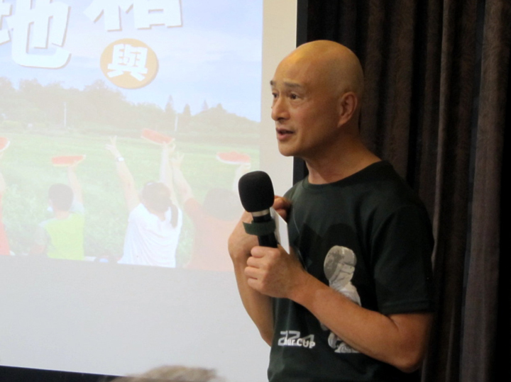 朱增宏曾為出家僧人，還俗後人們仍尊稱他「師父」，十分受敬重。（特約記者陳洧農攝）