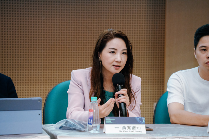 黃兆徽說明新聞平台Miin如何運作。（王崴漢攝）