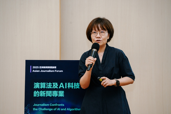 溫怡玲表示，媒體經營面對AI衝擊，應回頭思考公共價值是什麼？媒體如何繼續培訓記者？（王崴漢攝）