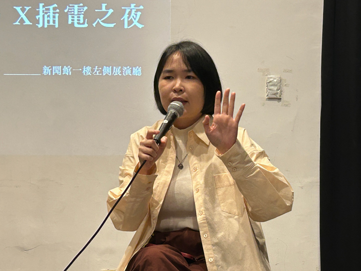 現場交流熱絡，氣氛溫馨，有如粉絲見面會。（特約記者陳洧農攝）