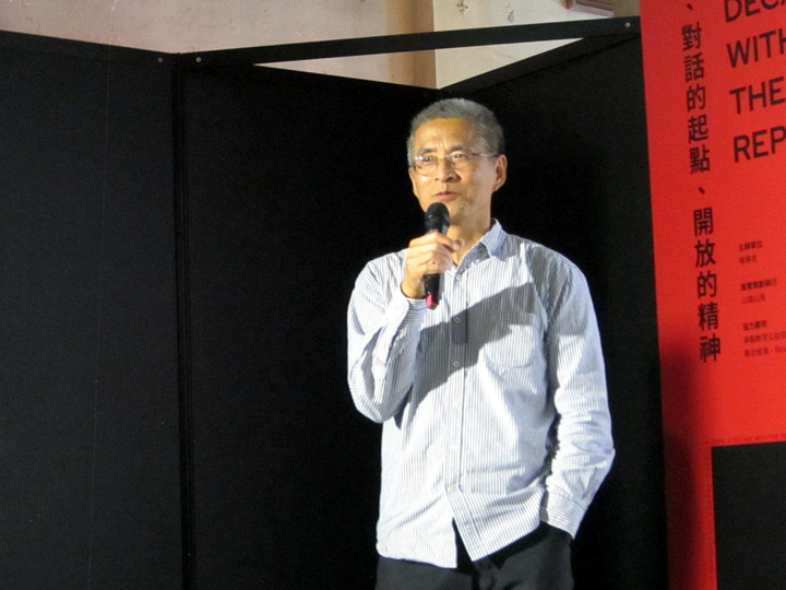 為台灣紀實攝影做出傑出貢獻的黃子明，其實年輕時曾以雕塑家為志向。（特約記者陳洧農攝影）