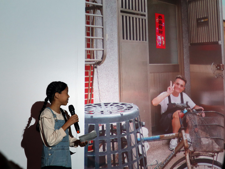 小記者李姿妤分享她在赤峰街拍捕捉的攝影作品。（特約記者高于棋攝）
