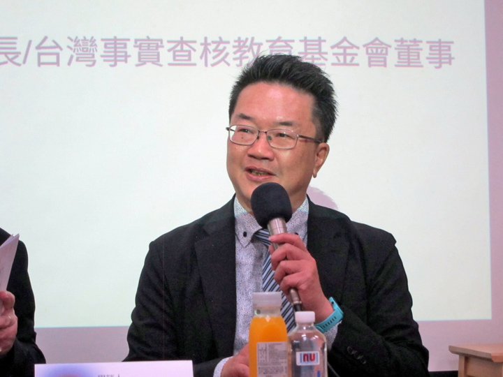 賴政庸介紹了許多詐騙樣態，呼籲民眾切莫等閒視之。（特約記者陳洧農攝）