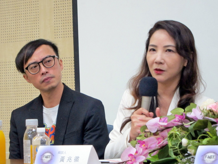 黃兆徽對人們將大腦「外包」給AI的現象提出警示。（特約記者陳洧農攝）