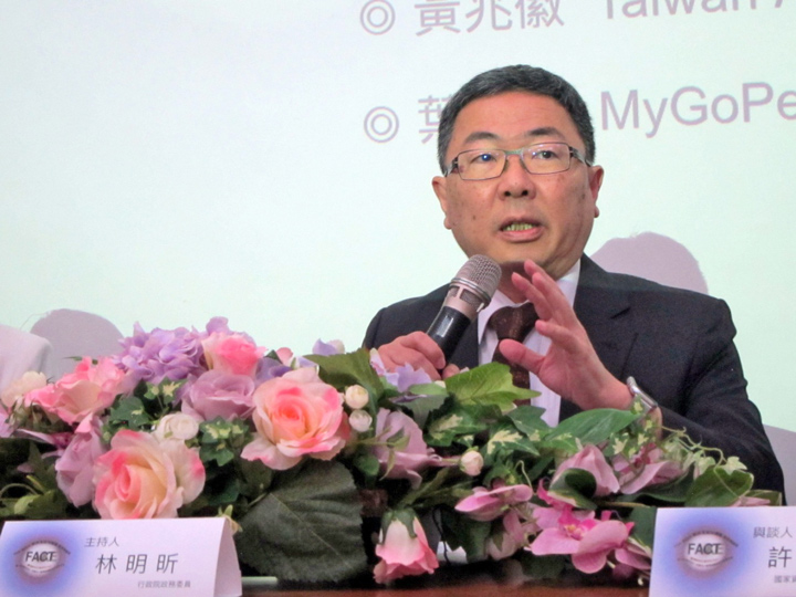 林明昕呼籲，如果不謹慎對待AI假訊息，或許未來「六四」會變成某種歡慶的節日。（特約記者陳洧農攝）