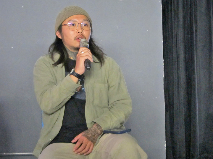 在伙影社的網站中，黃政嘉自我介紹是「狂熱的攝影愛好者」，有著熱情熱血的性格。（特約記者陳洧農攝）