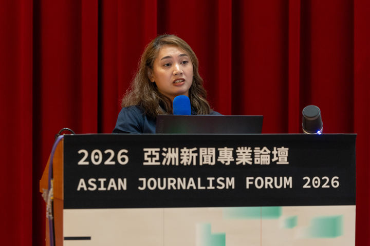 伯妮絲.西布考說明如何建立「解釋性報導系統」因應讀者行為模式改變。(蔡昕翰攝) 伯妮絲.西布考說明如何建立「解釋性報導系統」因應讀者行為模式改變。(蔡昕翰攝)
