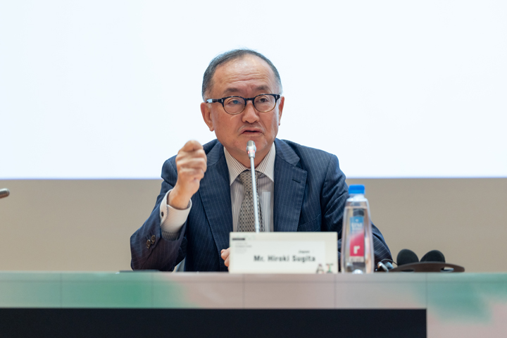 杉田弘毅強調新聞的核心「歷史厚度」與「現場實證」是AI模型無法憑空捏造的。（蔡昕翰攝）