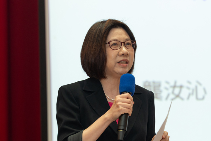 龔汝沁說,網頁內容被無償爬取、使用者看完摘要就離開,問題核心在於「內容價值沒有得到回饋。」(蔡昕翰攝) 龔汝沁說,網頁內容被無償爬取、使用者看完摘要就離開,問題核心在於「內容價值沒有得到回饋。」(蔡昕翰攝)