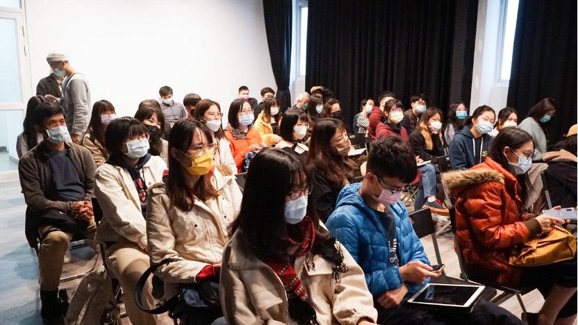 「公民新聞券」類似「消費券」、「五倍券」，但不是用來振興經濟，而是讓人民捐給認同媒體。（劉郁葶攝）