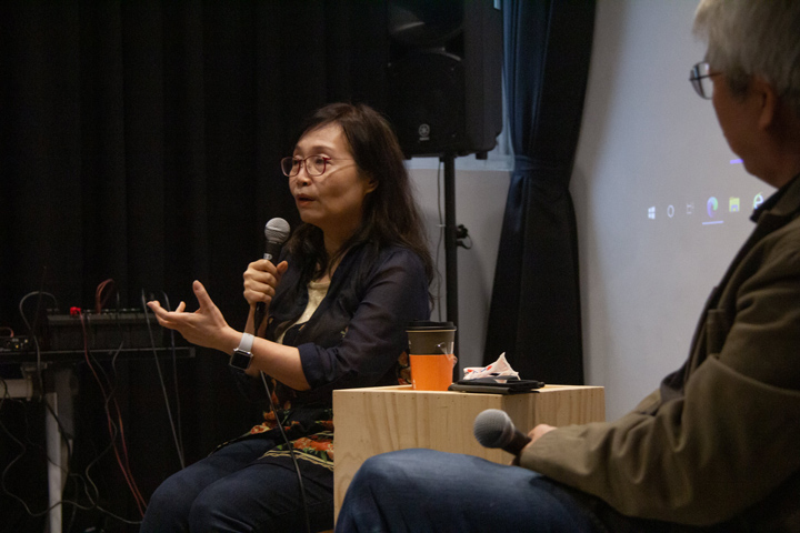 鄒景雯認為媒體的角色就是「秉於事實，做好本分」，做好本分不只是媒體的本分，更是公民的、國民的本分。（尤信淵攝╱政大傳播學院提供）