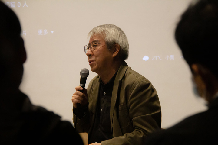郭力昕指出，不論媒體的政治主張是什麼，應一起監督社會。（尤信淵攝╱政大傳播學院提供）