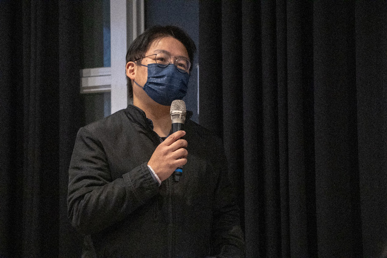 政大傳院助理教授黃俊銘擔任本次Media Talks主持人。（特約記者郭宇璇攝）