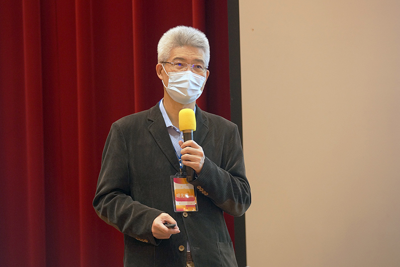 胡元輝指出,公共媒體除了新聞資訊的傳遞服務之外,更應負起培育、促進公民參與的責任。(特約記者劉艾波攝) 胡元輝指出,公共媒體除了新聞資訊的傳遞服務之外,更應負起培育、促進公民參與的責任。(特約記者劉艾波攝)
