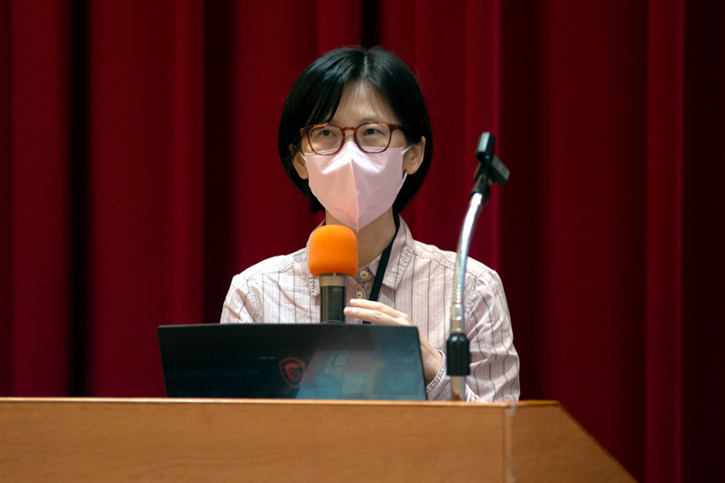 蘇慧婕說，社群平台的資訊，讀者無法選擇，是一種在權力、資訊上的不對等，顯示我們現實上的言論市場存在嚴重的市場失靈，需要由主權國家進行管制。（特約記者劉艾波攝）