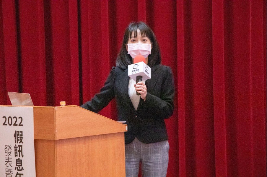 高瑋均 Google台灣政府事務及公共政策協理高瑋均強調,多管齊下與跨部門合作為制定假訊息防治政策的要素。(郭宇璇攝)