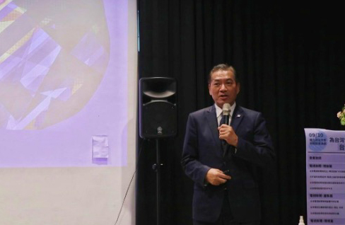 慈濟基金會執行長、政治大學行政管理碩士兼任教授何日生。(特約記者黃翊閔攝) 慈濟基金會執行長、政治大學行政管理碩士兼任教授何日生。(特約記者黃翊閔攝)