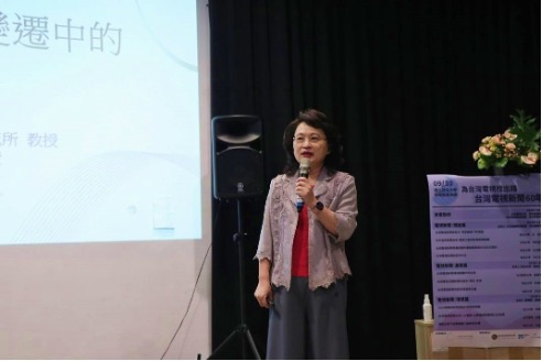 台北藝術大學藝術行政與管理研究所教授、政大新聞系兼任教授劉蕙苓。(特約記者黃翊閔攝) 台北藝術大學藝術行政與管理研究所教授、政大新聞系兼任教授劉蕙苓。(特約記者黃翊閔攝)