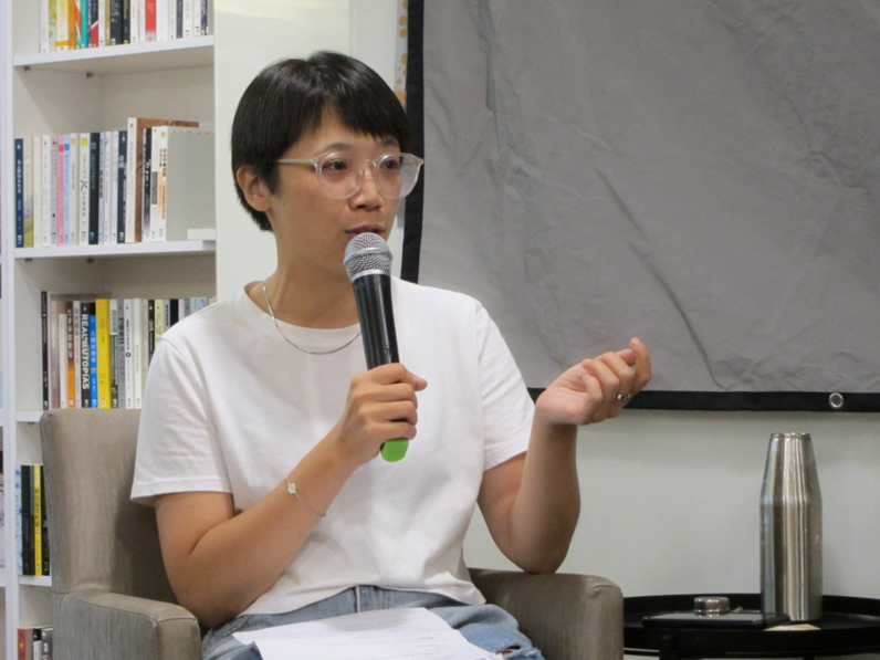 「都什麼時候了，還在搞媒體？」座談