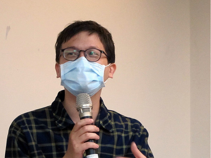 疫情與陳抗中的記者職災與職業病 林雨佑表示,若按照職安署公布的新聞採訪人員安全衛生指引,台灣根本不應該有記者被派往戰爭現場。(陳洧農攝)