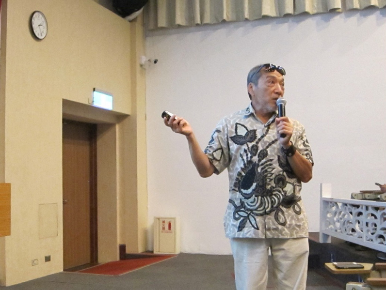 梁東屏說:「新聞攝影其實跟設備沒有關係,你不需要把照片拍得很漂亮,最主要是要傳達訊息。」(特約記者陳洧農攝) 梁東屏說:「新聞攝影其實跟設備沒有關係,你不需要把照片拍得很漂亮,最主要是要傳達訊息。」(特約記者陳洧農攝)