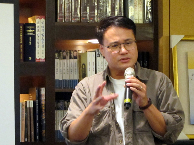 陳信聰說，對大多數人來講，公共議題通常也是「很無聊」的同義語，但卻又往往是跟人們的生活息息相關的事務。（特約記者陳洧農攝）